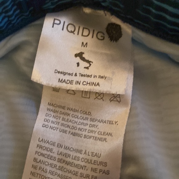 Boys swim trunks never worn - Picture 2 of 2